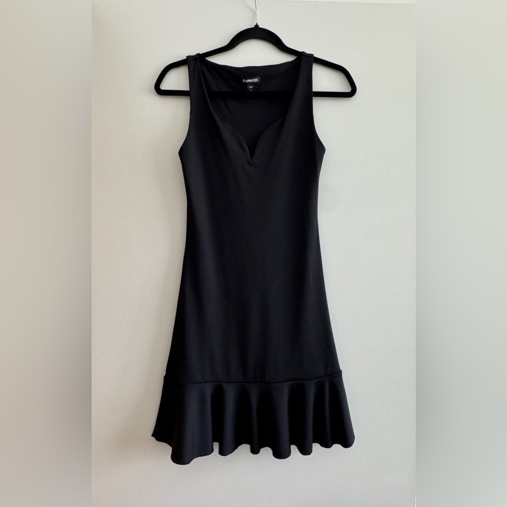 Express Body Contour Ribbed V-Wire Ruffle Mini Dress - Picture 5 of 11